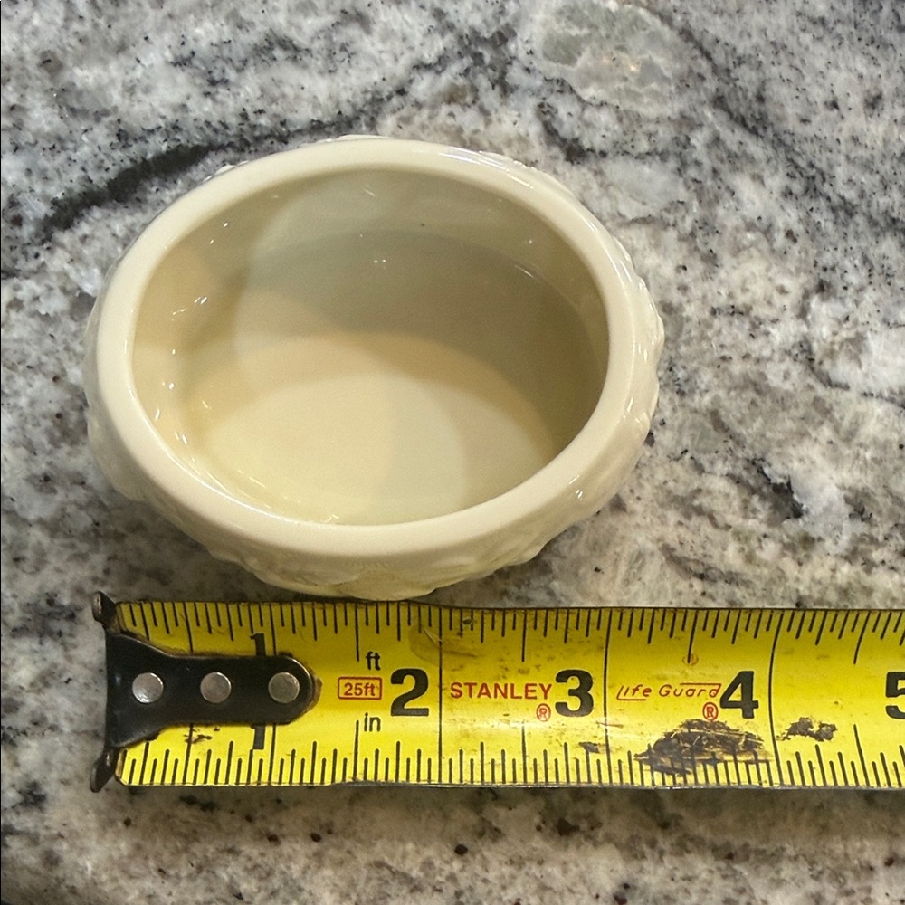 Lenox Cream Oval Porcelain Mini Trinket Box with Gold Marking - Picture 6 of 7
